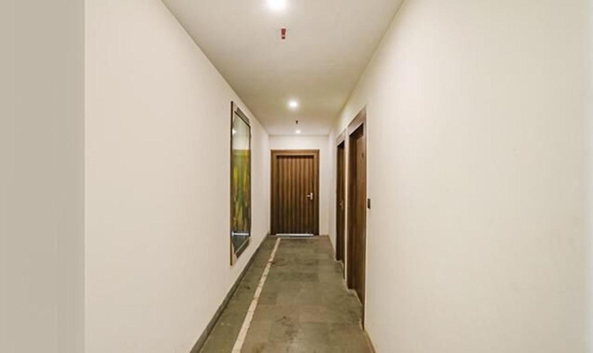 Fabhotel F9 Sector 58 Noida Exterior photo